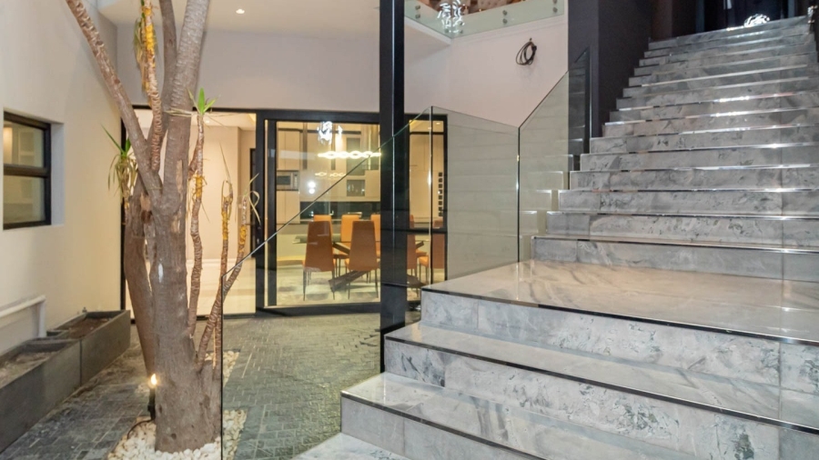 5 Bedroom Property for Sale in Bloubergstrand Western Cape